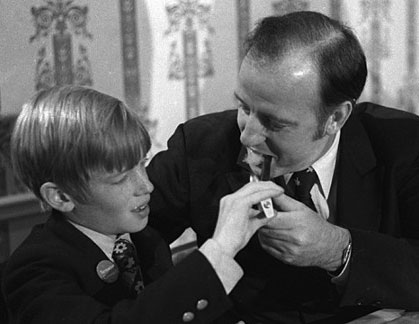 Roger Goodell Remembers His Father, Charles Goodell